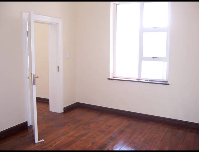 5 bed property to rent in SALT RIVER